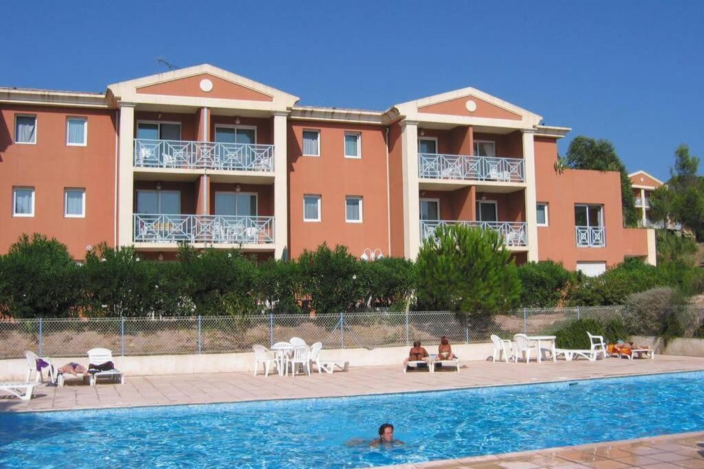 Appartement T2 Dans Residence Avec Piscine Et Tennis Сен-Рафаэль Экстерьер фото